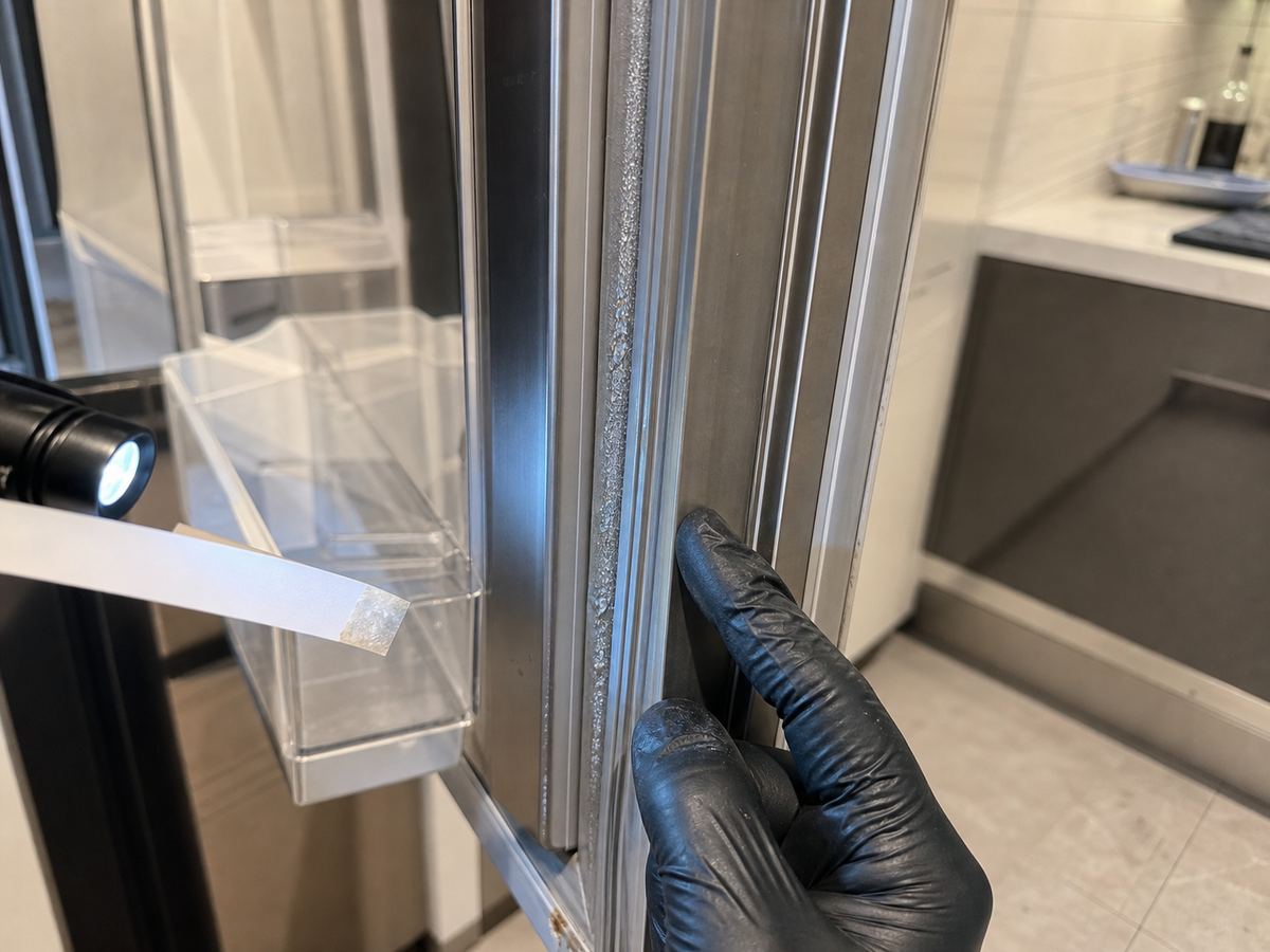 Illustrative gasket and panel reveal evidence for a Saratoga example diagnostic scenario